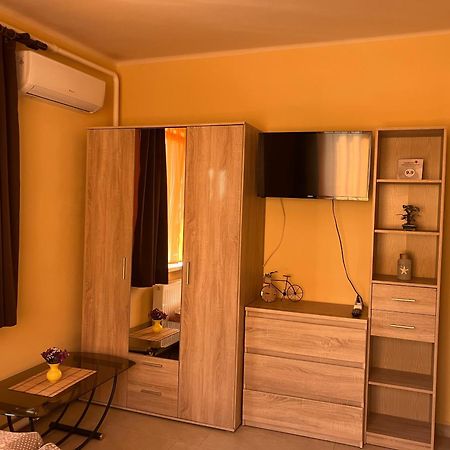 Adel Apartman Sárvár Exteriör bild