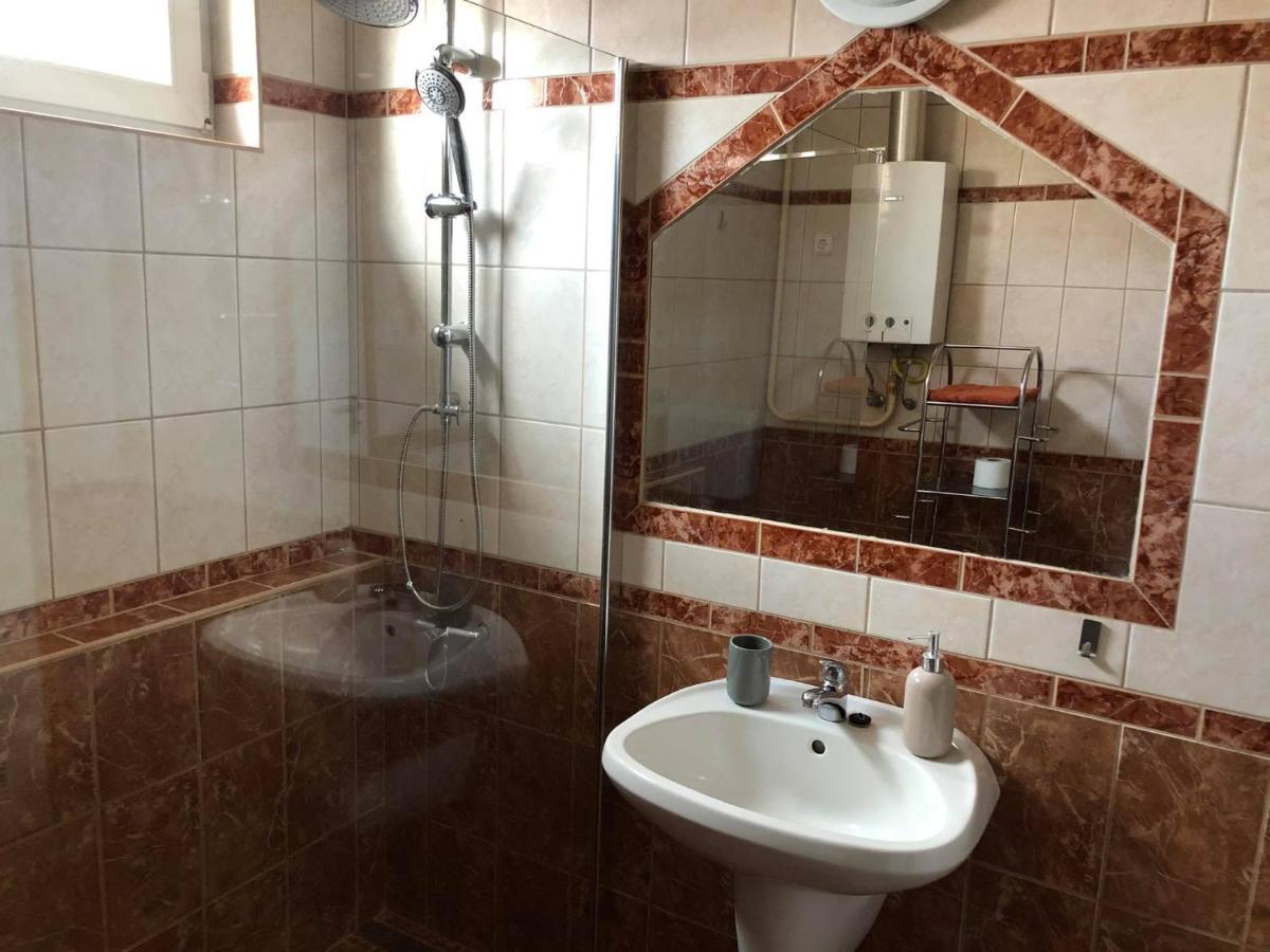 Adel Apartman Sárvár Exteriör bild