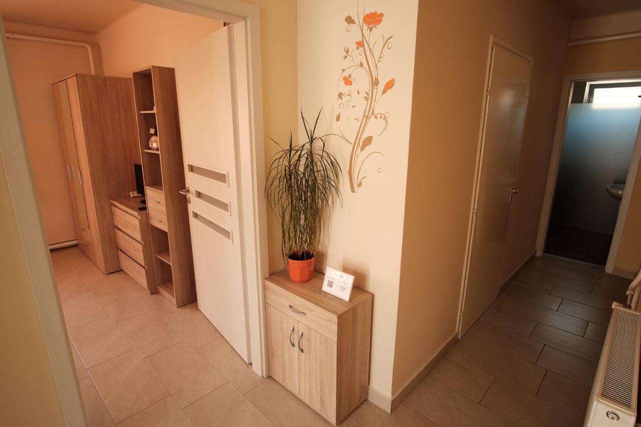 Adel Apartman Sárvár Exteriör bild