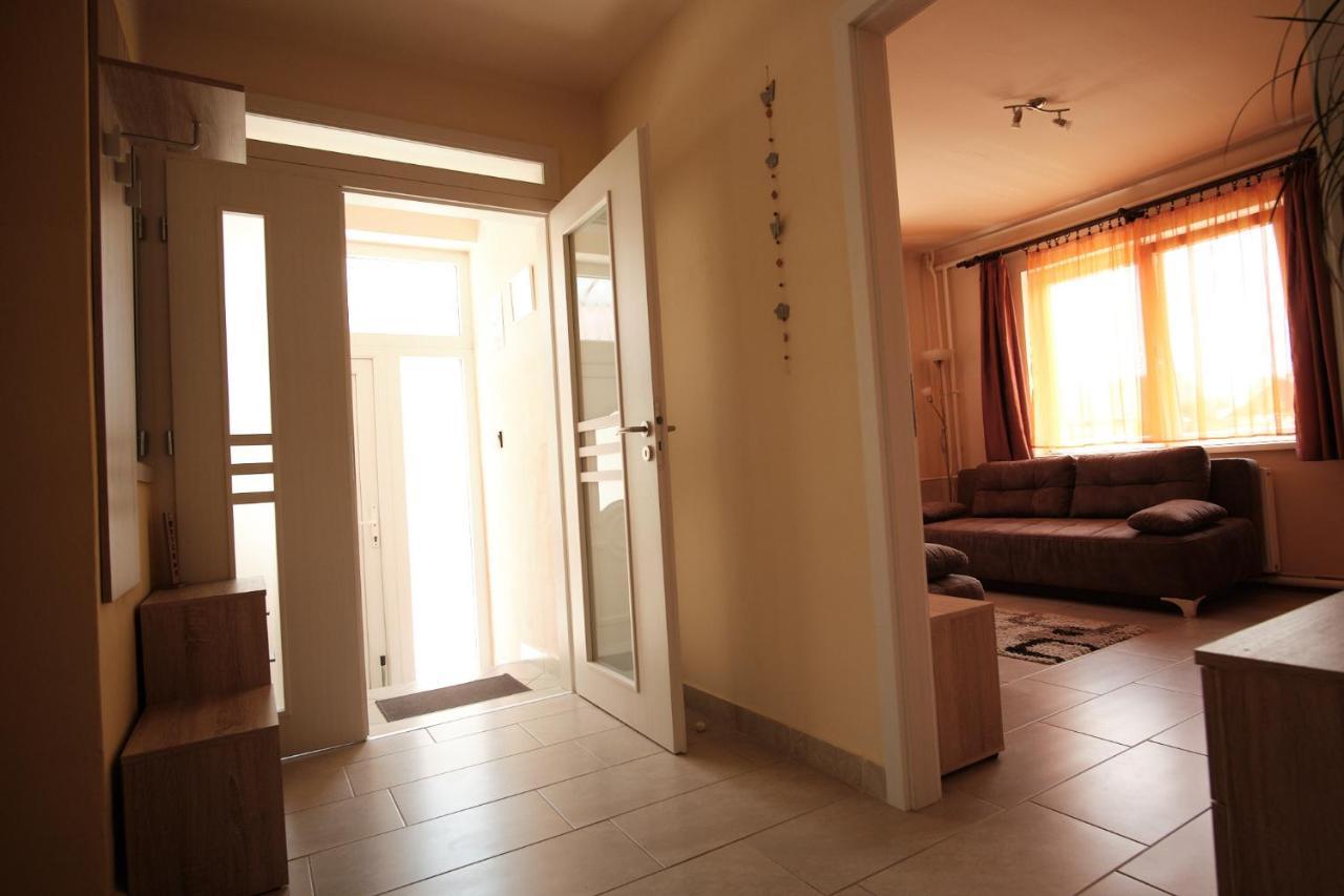 Adel Apartman Sárvár Exteriör bild