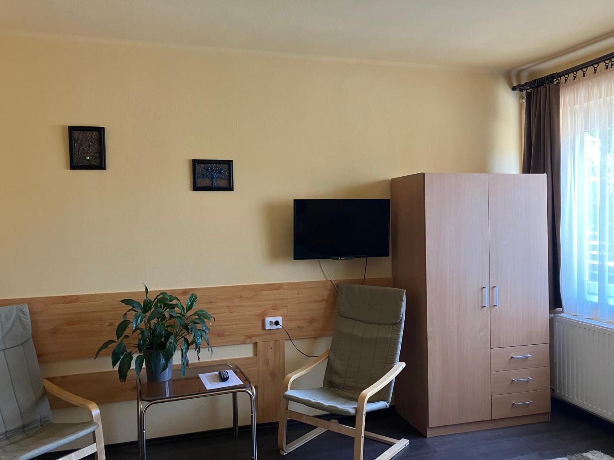 Adel Apartman Sárvár Exteriör bild